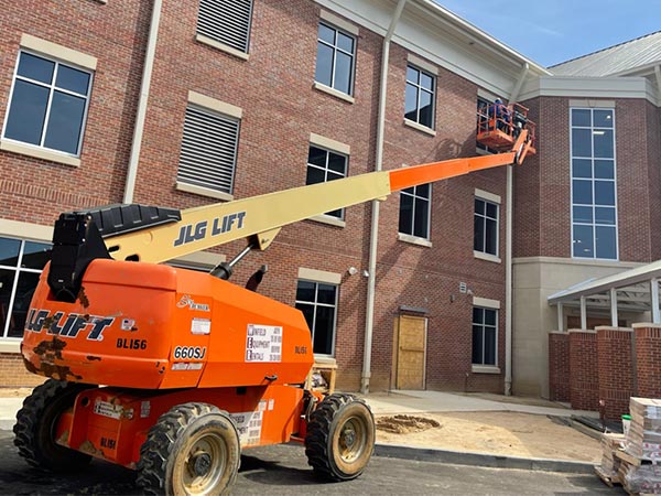 commercial window cleaning crew